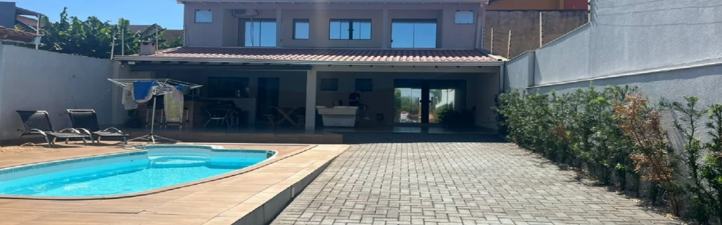 Casa à Venda 3 dormitórios sendo 1 suíte 250 m2 - JD Planalto Casa à Venda 3 dormitórios sendo 1 suíte 250 m2 - JD Planalto